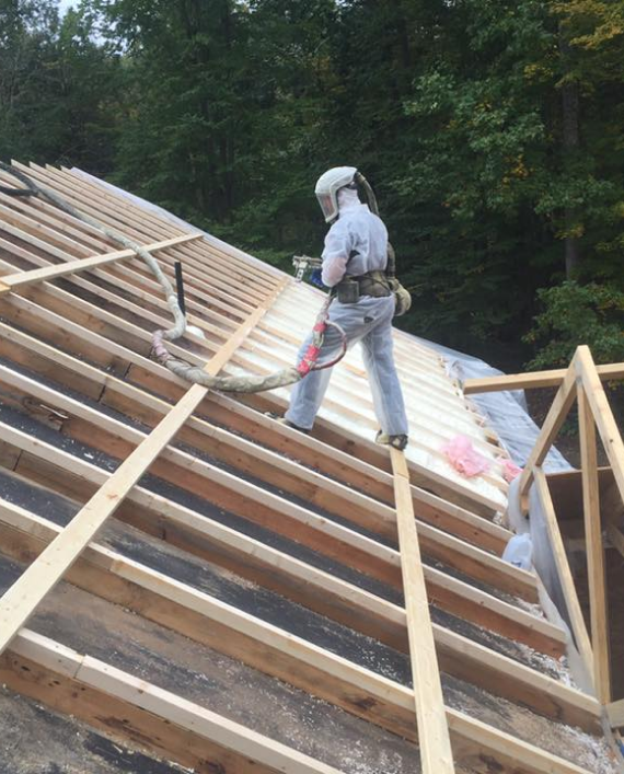 Picture of a crane setting trusses on a commercial projects. Dawson and Wolfe Construction in Altoona, Hollidaysburg, Duncansville, and Tyrone in Blair County PA